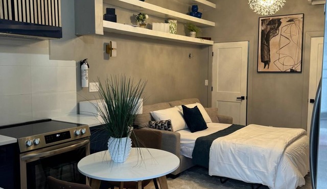 Baldwin's Bijou Studio apartment in Baldwin with Queen bed, AC, WiFi