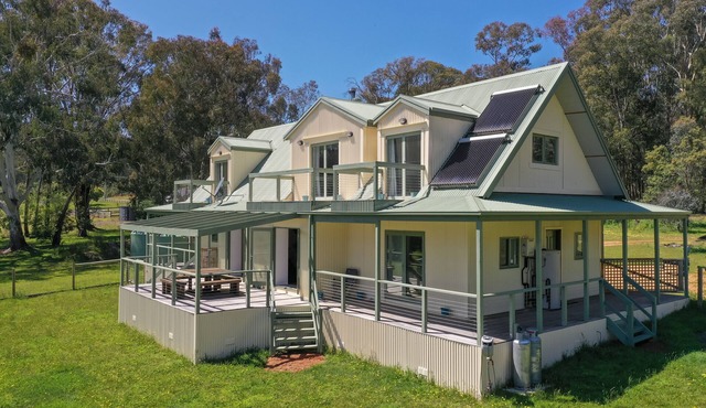 Balewood House - Unique country getaway