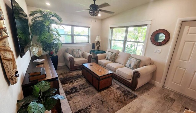 Bali Bungalow - Heart of Cocoa Beach!