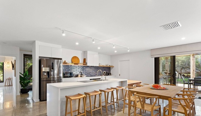 Bali Hi @ Balnarring Beach - coastal chic family beach retreat