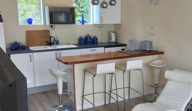 Bali Hi Cliff Cottage-Sleeps 2-Hot Tub-5MinBeach