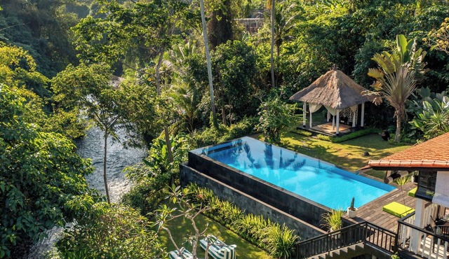 Bali - Laidback Haven in Ubud with River & Jungle View