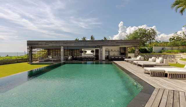 Bali Luxury Beachfront Villa with Private Beach Club & Stairs to beach, 2 Pools.