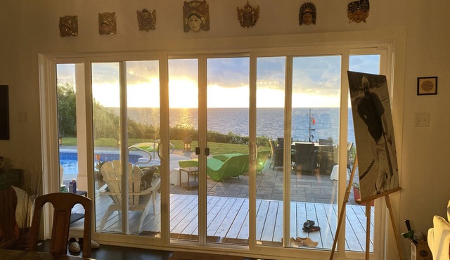 Balinese Style Villa with heated salt water pool and spectacular ocean vista