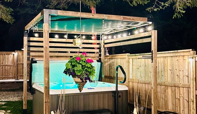 Balkans RV & Hot Tub Backyard Retreat