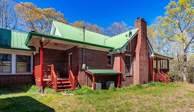 Ball Ground Estates - Luxury Farm Stay 81 Acres of Private Forest