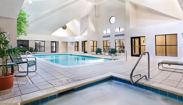 Ballantyne Hearing ADA Suite w/ Breakfast + Pool