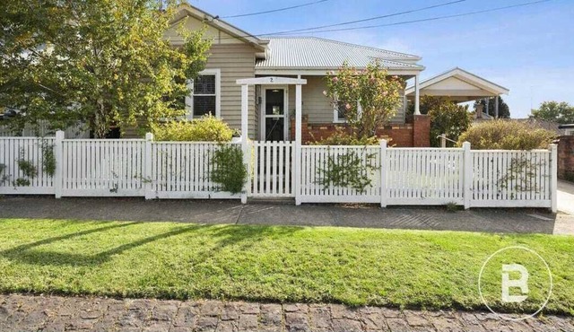 Ballarat Central - Lakeside Cardigan Cottage