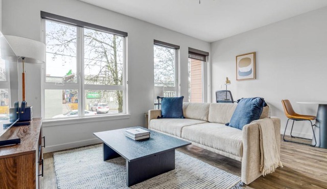 Ballard 1BR w BBQ Lounge WD onsite retail SEA-324