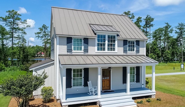 Ballast Point Bungalow - Waterfront Harmony