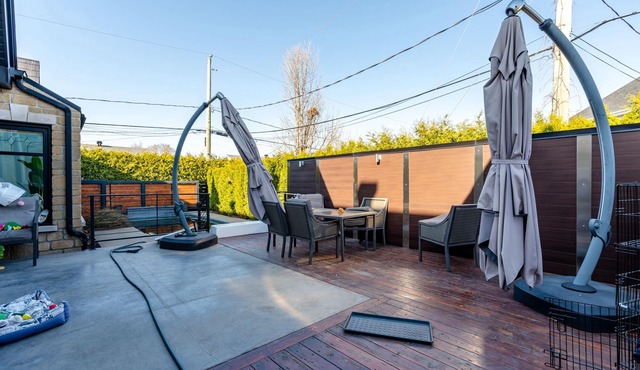 "Ballon town "very luxury house with Pool, family friendly, great for events.