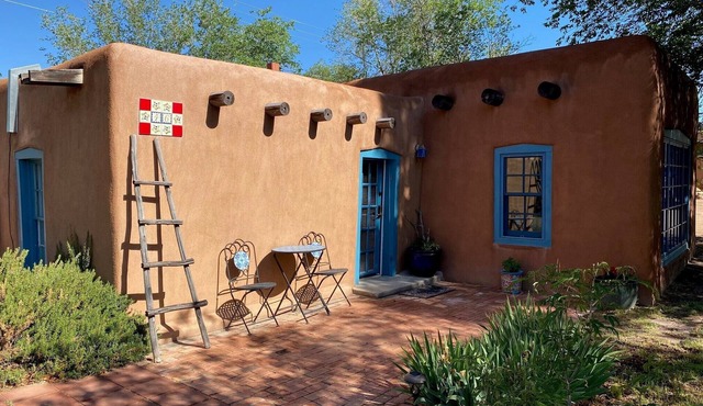 Balloon Fiesta close to Charming, Historic, N. Valley Casita!