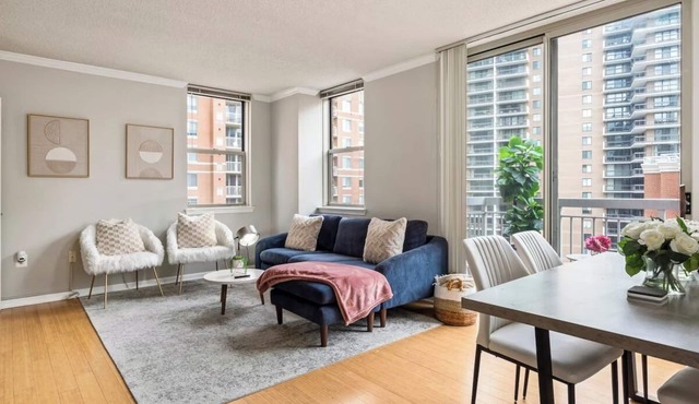 Ballston 2 BD/2BA + 2 FREE parking, walk to Metro