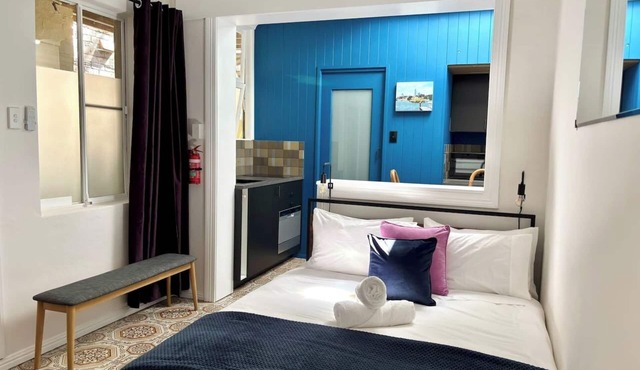 Balmain Village Retreat | Sleeps 3 | Parking | City 3kms