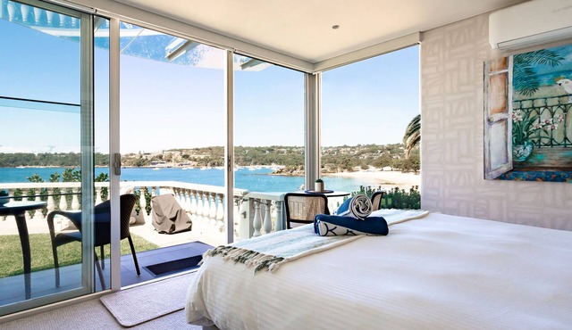 Balmoral Beach Beauty - DIRECT BEACHFRONT romantic getaway