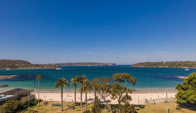 Balmoral Sands - Landing in Paradise