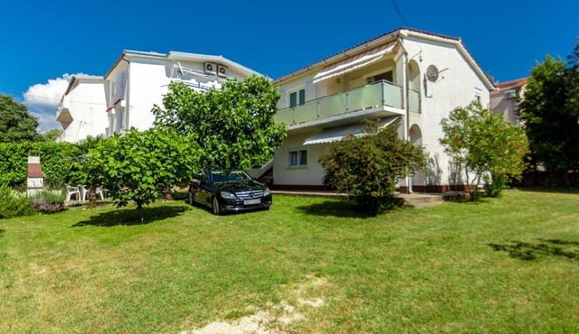 Balmy Apartment in Malinska near Sea