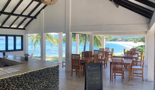 Balong Balong Surf Bungalows & Restaurant