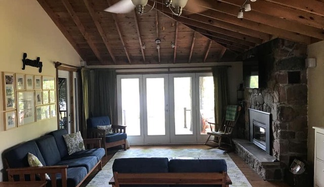 Balsam Lake Cottage with additional Guest Chalet