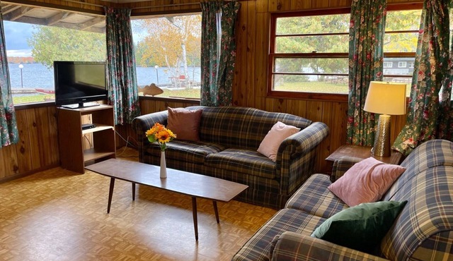 Balsam Lake Villa Cottages: 2-Bedroom Cottage #2