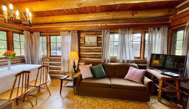 Balsam Lake Villa Cottages: 2-Bedroom Cottage #12
