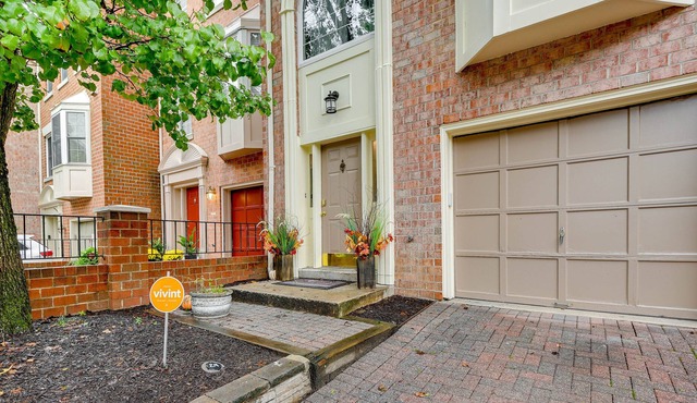 Baltimore Area Townhome ~ 16 Mi to Downtown!