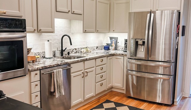 Baltimore's Luxury Rowhome Stay