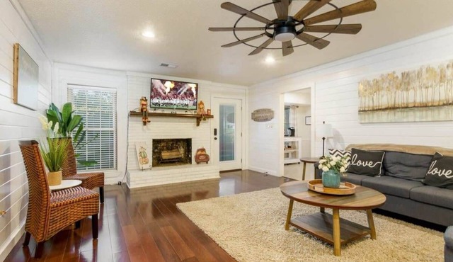 Bama Ranch | 4 Miles to Stadium | Sleeps 8