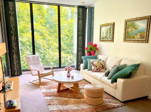 Bamboo Grove Retreat with Infinity Pool 竹林幽居无边泳池