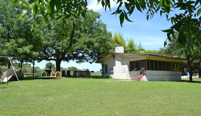 Bamboo Haus, Waterfront Access to Guadalupe River