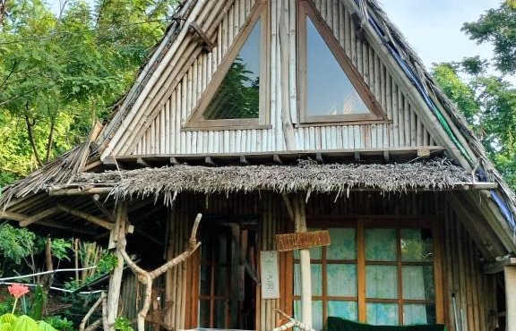 Bamboo Hut Alpha Hotel