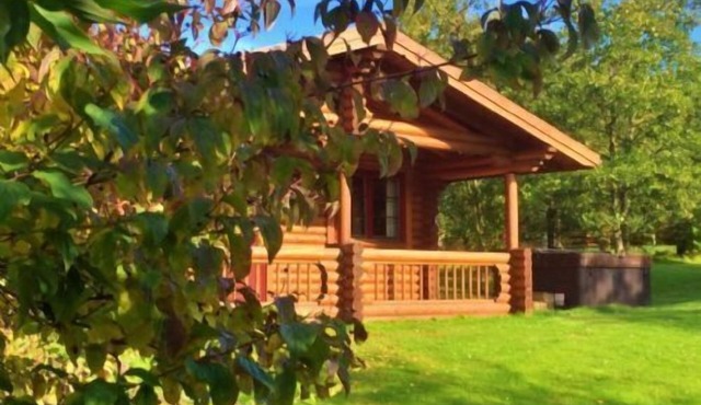 Bamburgh Log Cabin, with Hot Tub