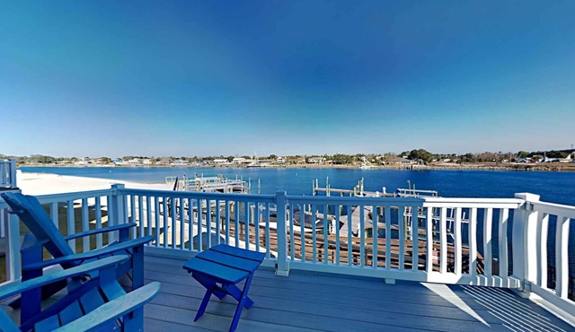 Banana Bay Townhome 13900 | Pool, Gym + Much More!