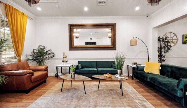 Banana Leaf Villa-Marley Suite with Living Room