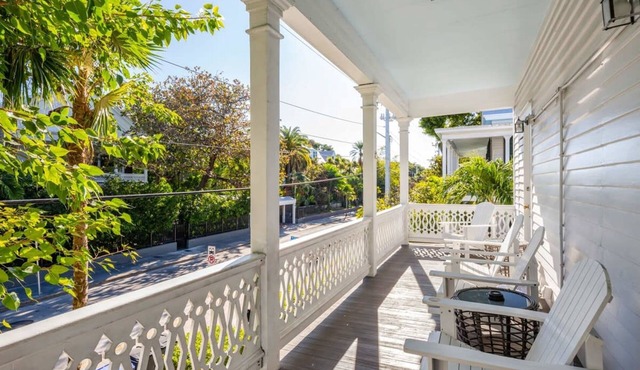 Bananas Foster by Brightwild Epic Guesthouse