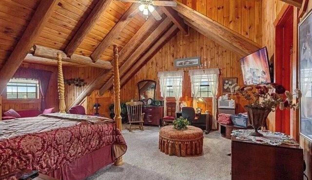 Bandera Suite - Cozy Cabin, Mico, TX