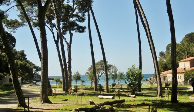 BANDOL-HOUSE 9mn' WALK from SEA - COVE PORT D'ALON-GARDEN +CLIM+WIFI-ST CYR/MER