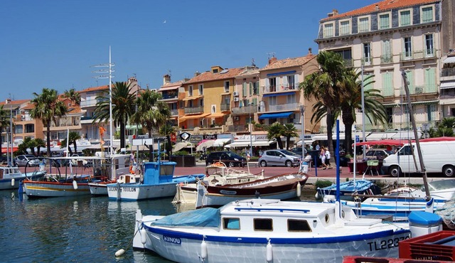 BANDOL Proche Centre Port & Plage - VILLA 97 m² sur Terrain Clos 800 m².