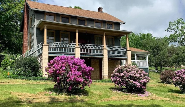 Baneberry Meadows Farmhouse