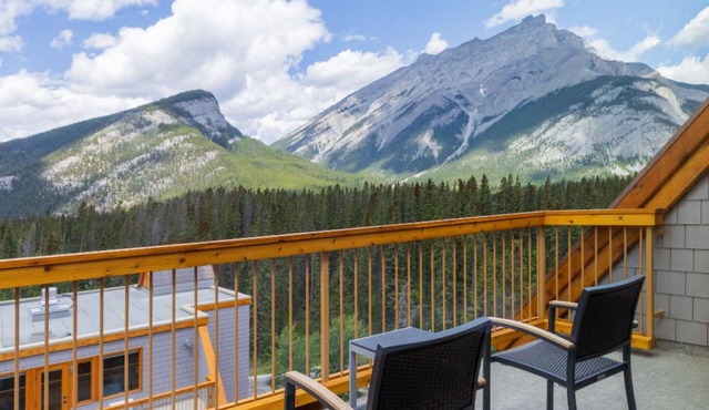 Banff | Spacious Suite w/Mountain View & Balcony