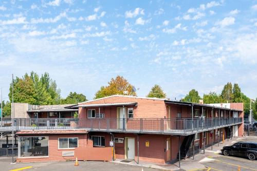 Banfield Studios By OYO Portland OR