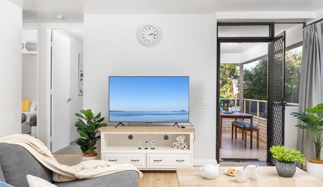 Bangalee 2 at Sunrise - waterfront apartment