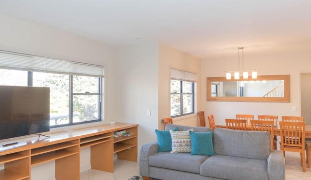 Banjos Way 2/23 Banjo Patterson Crescent