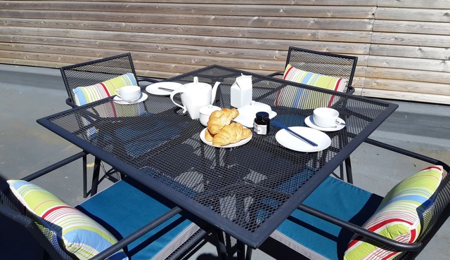 Bank Conversion with Roof Top Garden close to centre of Ancient Coaching Village