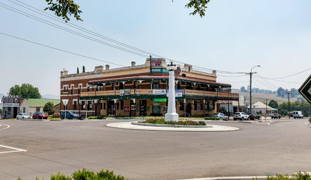 Bank Hotel Dungog