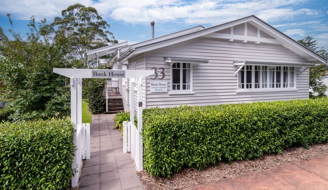 Bank House - Boutique Accommodation