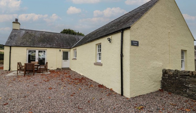 BANKHEAD OF LOUR COTTAGE, pet friendly, with open fire in Forfar