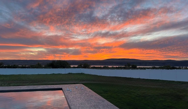 Banks Lake Retreat-Pool, Views & Lake Access