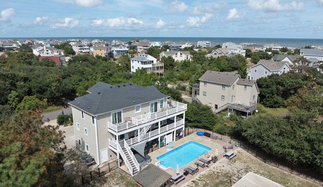 Banks Retreat: Private Pool, Hot Tub, Dog-friendly, 700 feet to Beach Access