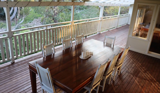Banksia Beach House - Family friendly, seconds from the beach!